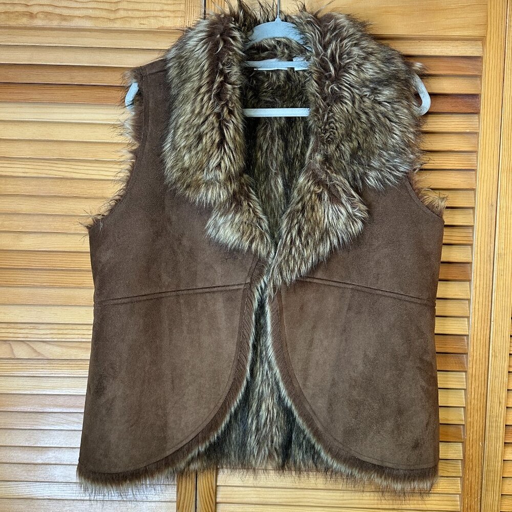 Chico’s Size 2 Faux Suede Faux Fur Vest Brown Hook Front